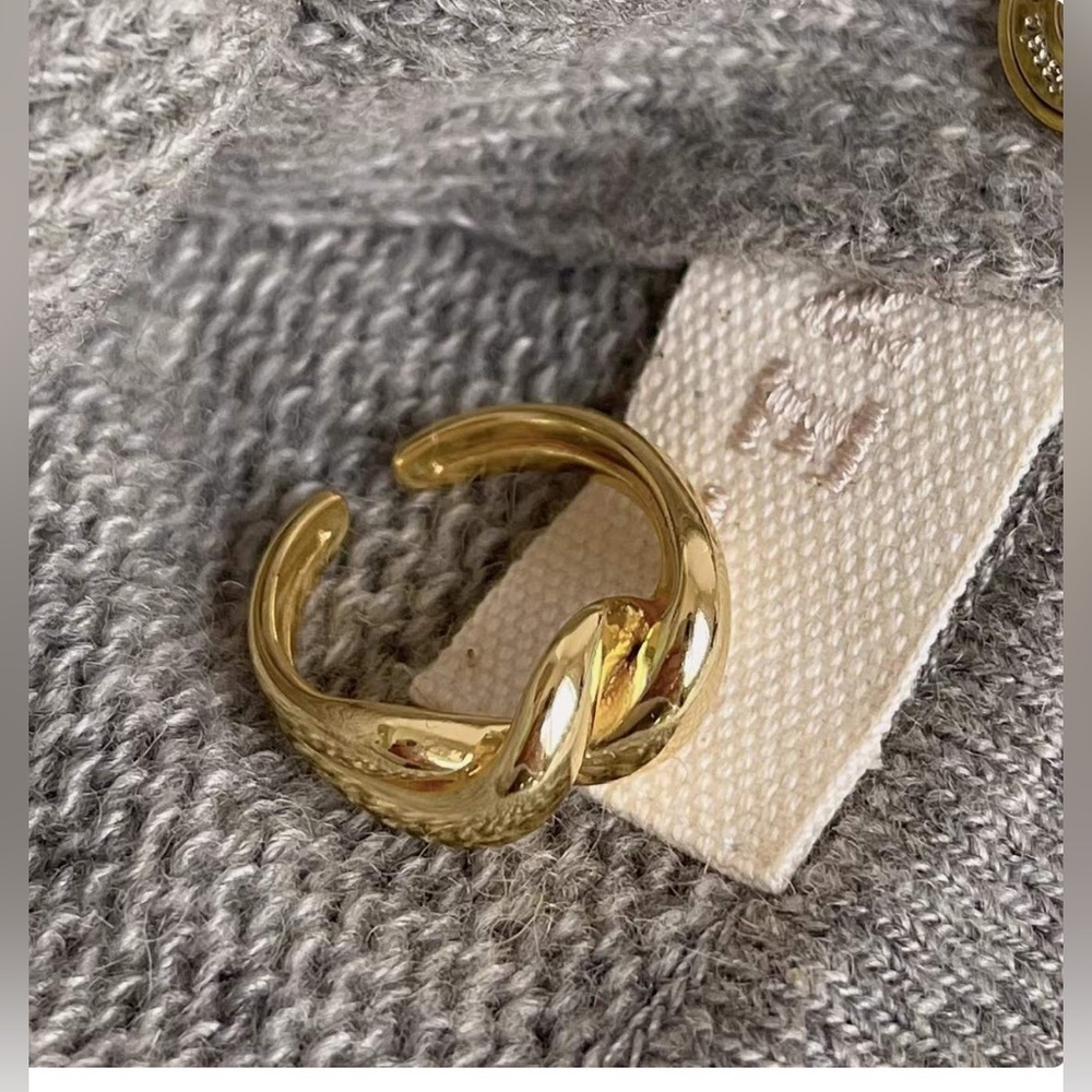 925 Sterling Silver Twist Rings. One size.